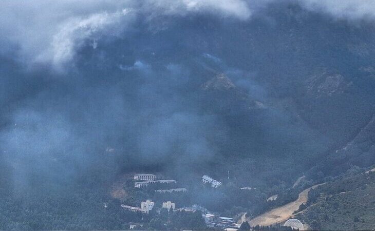 Autorizados los vecinos de La Pinilla y Riofrío a regresar a su casa tras dar por estabilizado el incendio de Cerezo (Segovia)