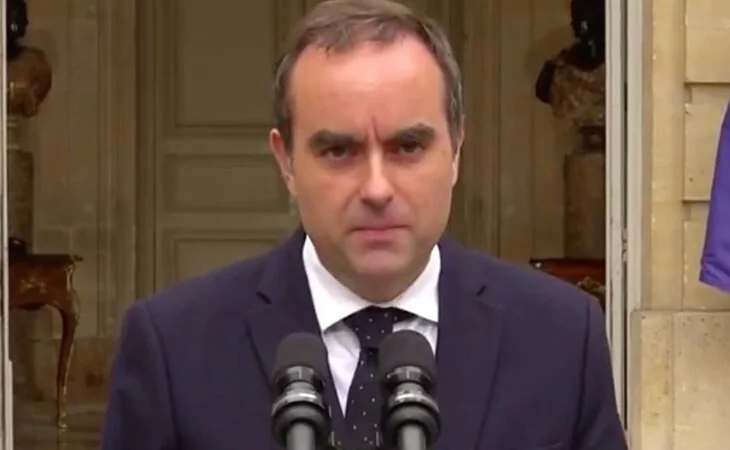 Dimite el primer ministro de Francia tras presentar a su gabinete