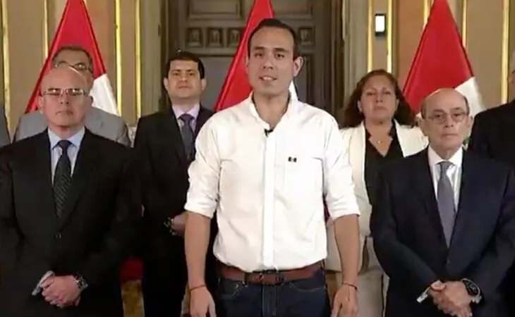 El presidente interino de Perú decreta el estado de emergencia por la oleada de protestas violentas