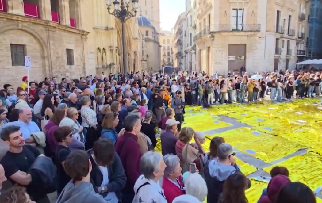 Multitudinarias protestas en Valencia contra Mazón en el aniversario de la DANA