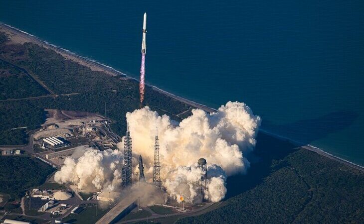 Jeff Bezos lanza su primera misión a Marte con Blue Origin y adelanta a Elon Musk en la carrera espacial