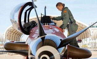 La princesa Leonor realiza su primer vuelo en solitario por su formación militar