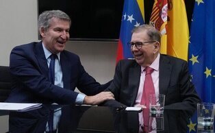 Feijóo se reúne con Edmundo González y carga contra Delcy Rodríguez