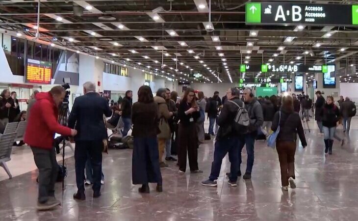 Nueva jornada de caos en Rodalies de Cataluña mientras se investiga un ciberataque