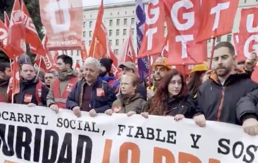 Los trabajadores de Renfe y Adif se manifiestan para reclamar inversión ferroviaria