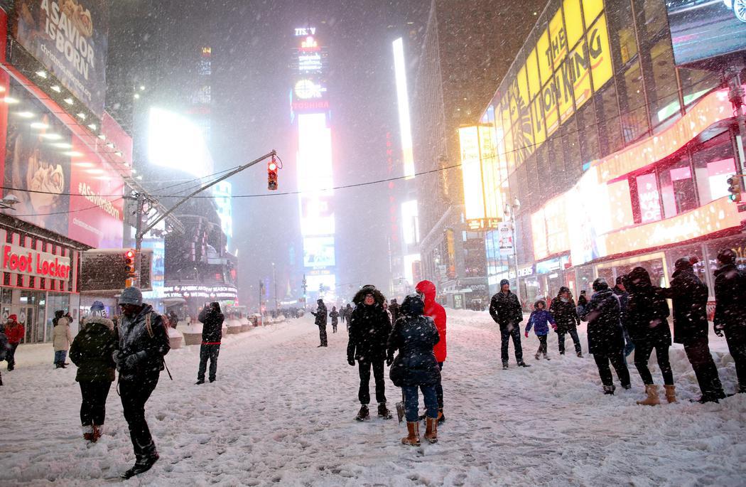 Times Square cubierto de nieve