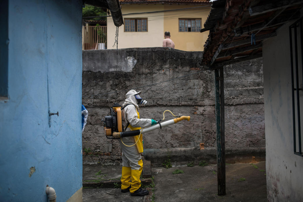 Fumigando contra el Zika