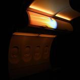 Luces y proyectores en el avión