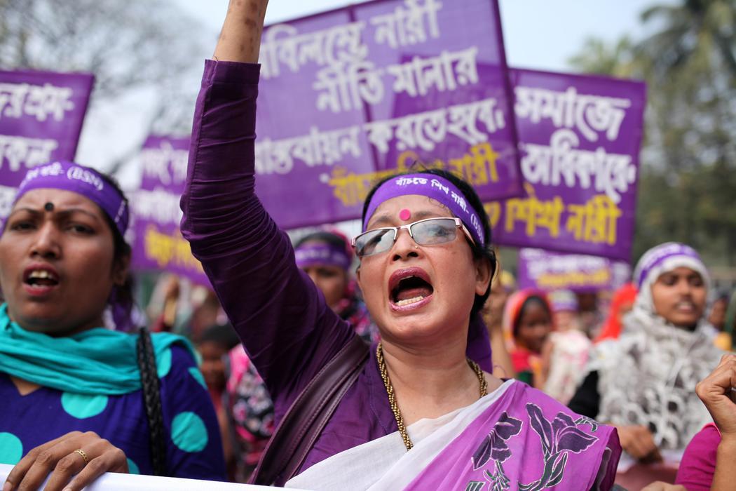 Manifestantes en Daca (Bangladés)