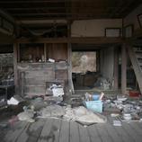 El interior de una vivienda en Fukushima, cinco años después del desastre