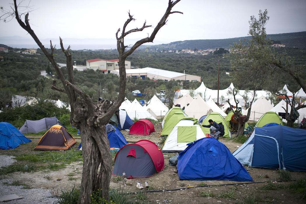 En estas tiendas de campaña resisten los refugiados