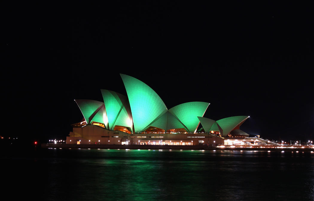 La Opera House de Sidney se ilumina de verde