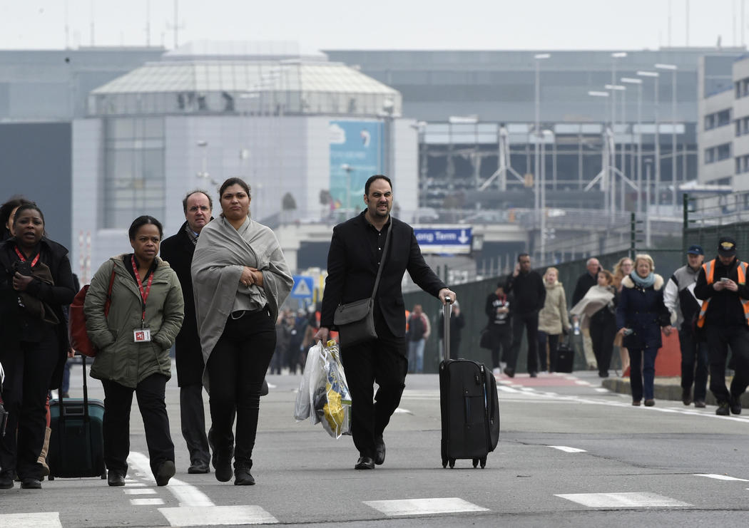 Pasajeros evacuados en el Aeropuerto de Bruselas