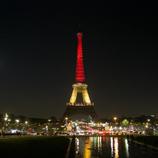 Y en París, la Torre Eiffel se solidariza con Bélgica