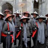 Un grupo viste con un traje oriental en el Desfile de Nueva York