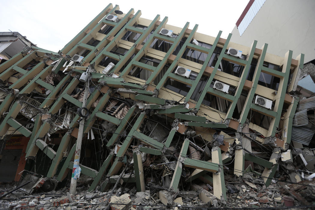 Edificio destruido en Portoviejo