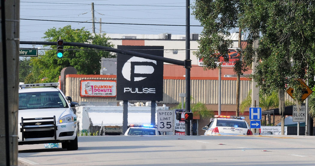 El club Pulse a la mañana siguiente al tiroteo