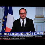 Hollande: "Debemos golpear y golpear más fuerte"