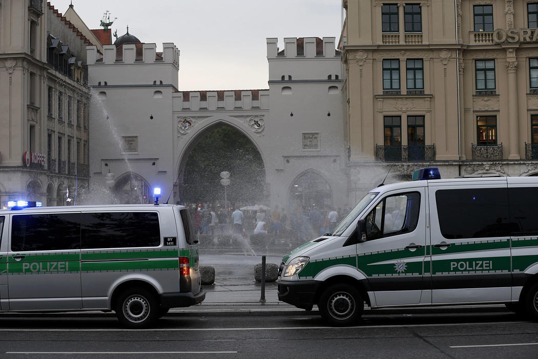 La policía toma Karlsplatz para prevenir posibles ataques