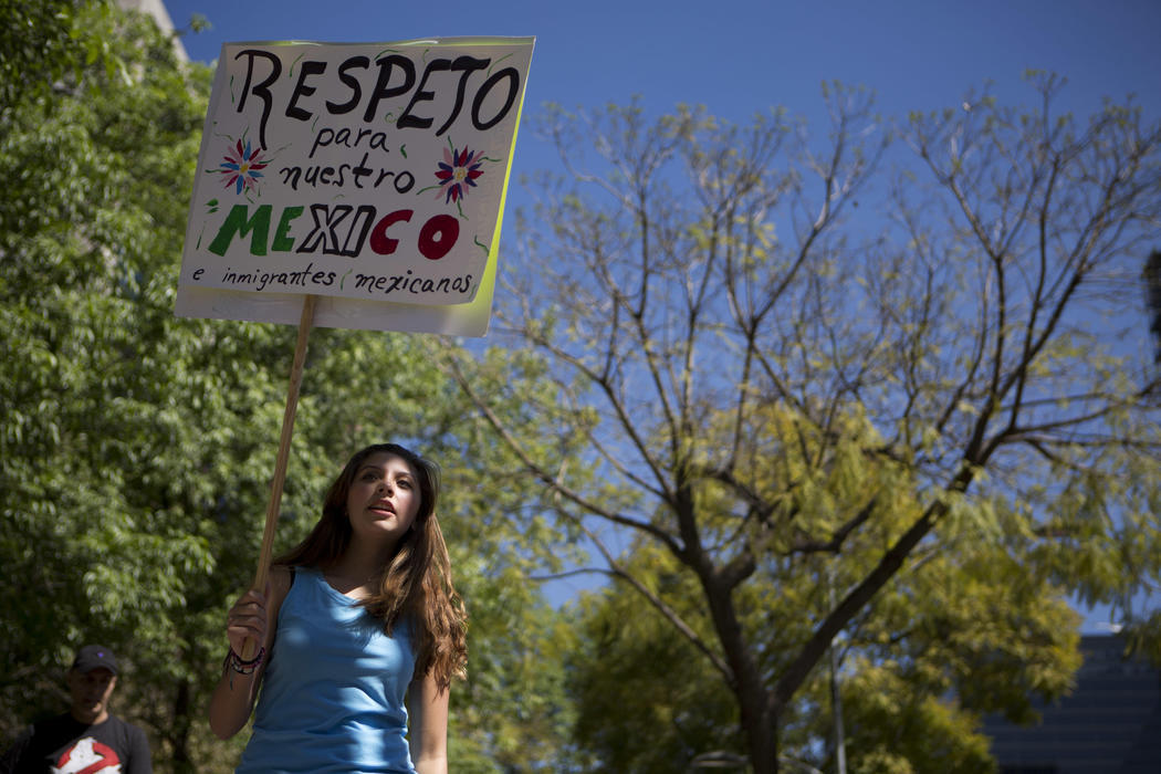 Una mujer pide respeto a su pueblo en la Women's March en Ciudad de México