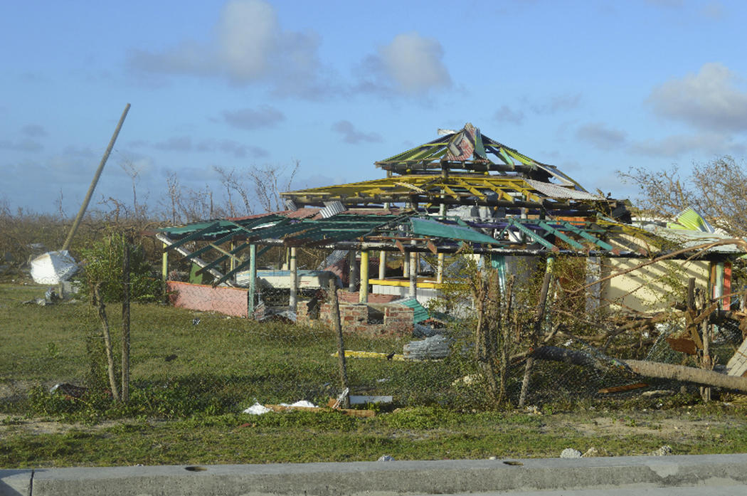 El huracán Irma deja la isla de Barbuda destrozada