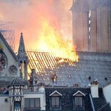 El incendio de Notre Dame devoró los tejados de la catedral
