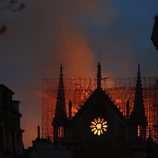 La catedral de Notre Dame resistió ante el incendio