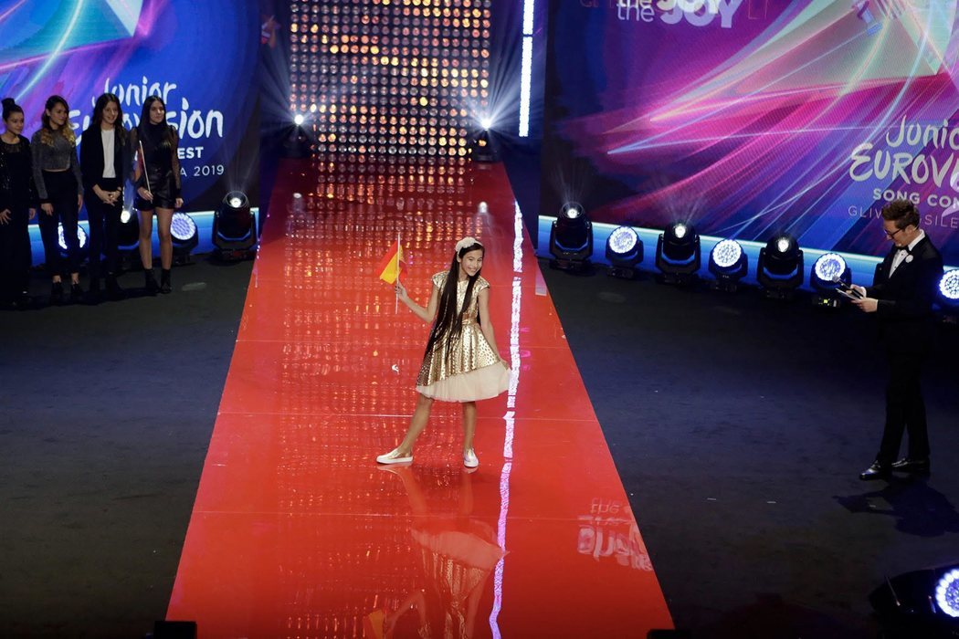 Melani en la Ceremonia de Inauguración de Eurovisión Junior 2019