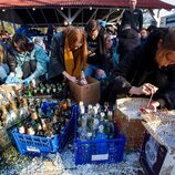 En la ciudad ucraniana de Úzhgorod fabrican cócteles molotov para defenderse ante las tropas rusas