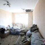 Consecuencias del bombardeo ruso sobre edificios residenciales en Piatykhatky, al norte de Ucrania