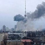 Rusia bombardea la antena de televisión de Kiev