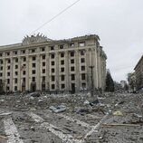 Edificio de la Administración Estatal Regional de Járkov es atacado con un misil ruso